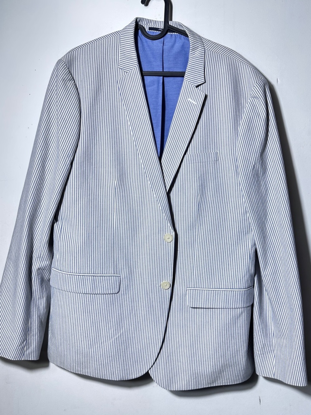 Seersucker White and Navy Notch-Lapel Blazer